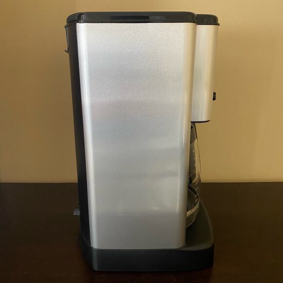 Cuisinart DCC-1200P1 Brew Central 12-Cup Programmable Coffee Maker - Picture 4 of 7